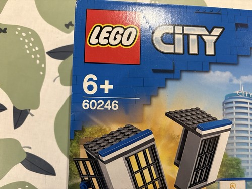 Lego city police station 60246 - police,