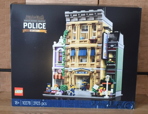 Lego modular buildings - lego,