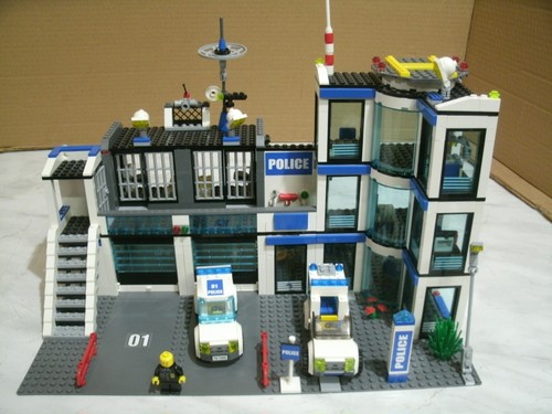 Lego police station 7498 - 7498, not