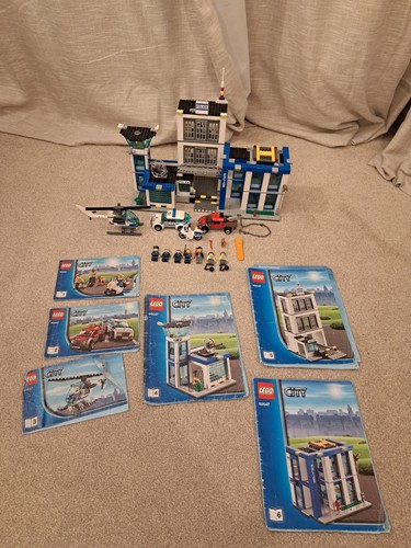 Lego city police station 60047 - police,