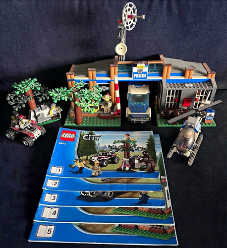 Lego city 4440 forest police - forest,