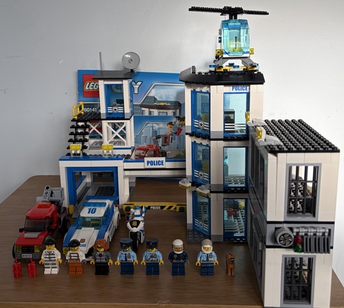 Lego city police station 60141 - police,
