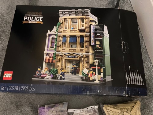 Lego police station - police, 10278