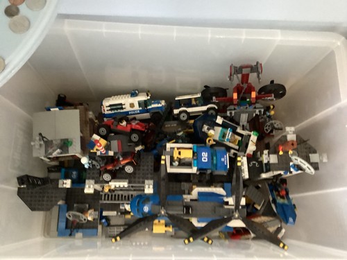 Lego city police station 60047 - station,