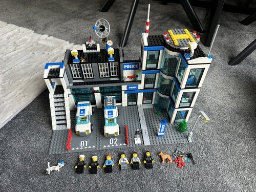 Lego 7498 police station - lego,