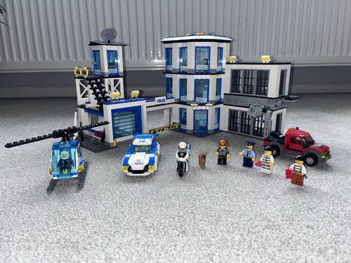 Lego city police station 60141 - police,