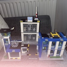 lego police station 60047 with
