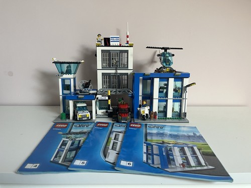Lego city police station - station, 60047