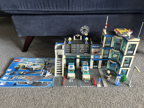 Lego city police station - city, 7498