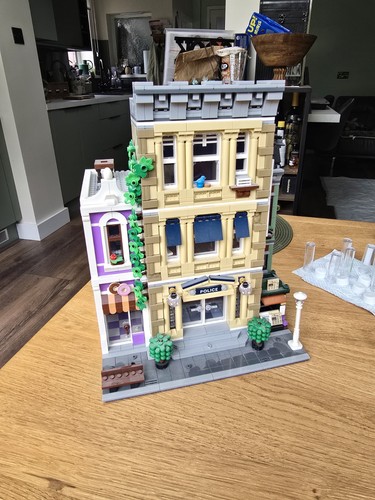 Lego modular police station - lego,