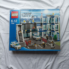 LEGO CITY Police Station - set